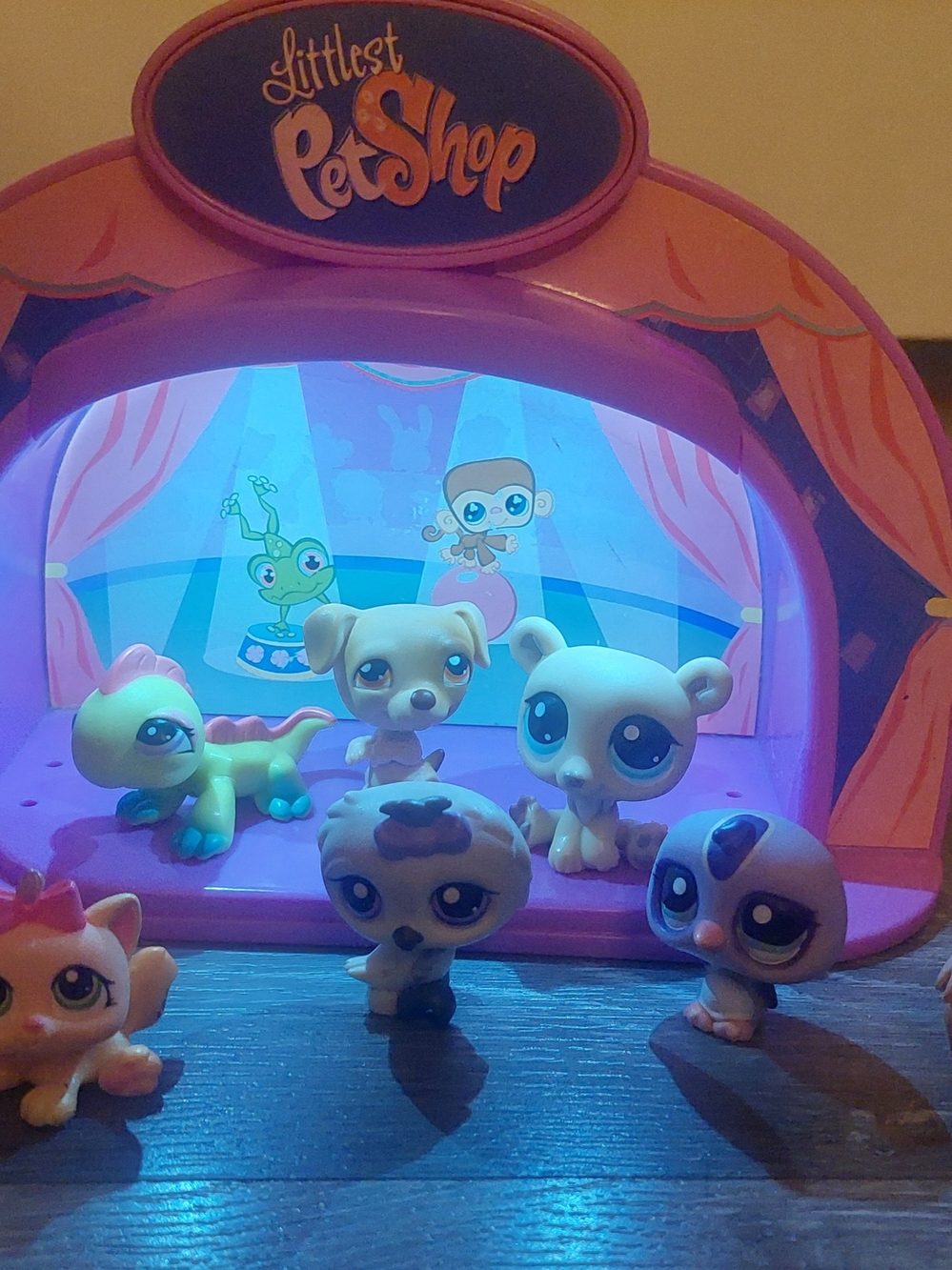 Littlest Pet Shop LPS  Playset 2007 Play Set and 8 Figures Pets Lot Rare